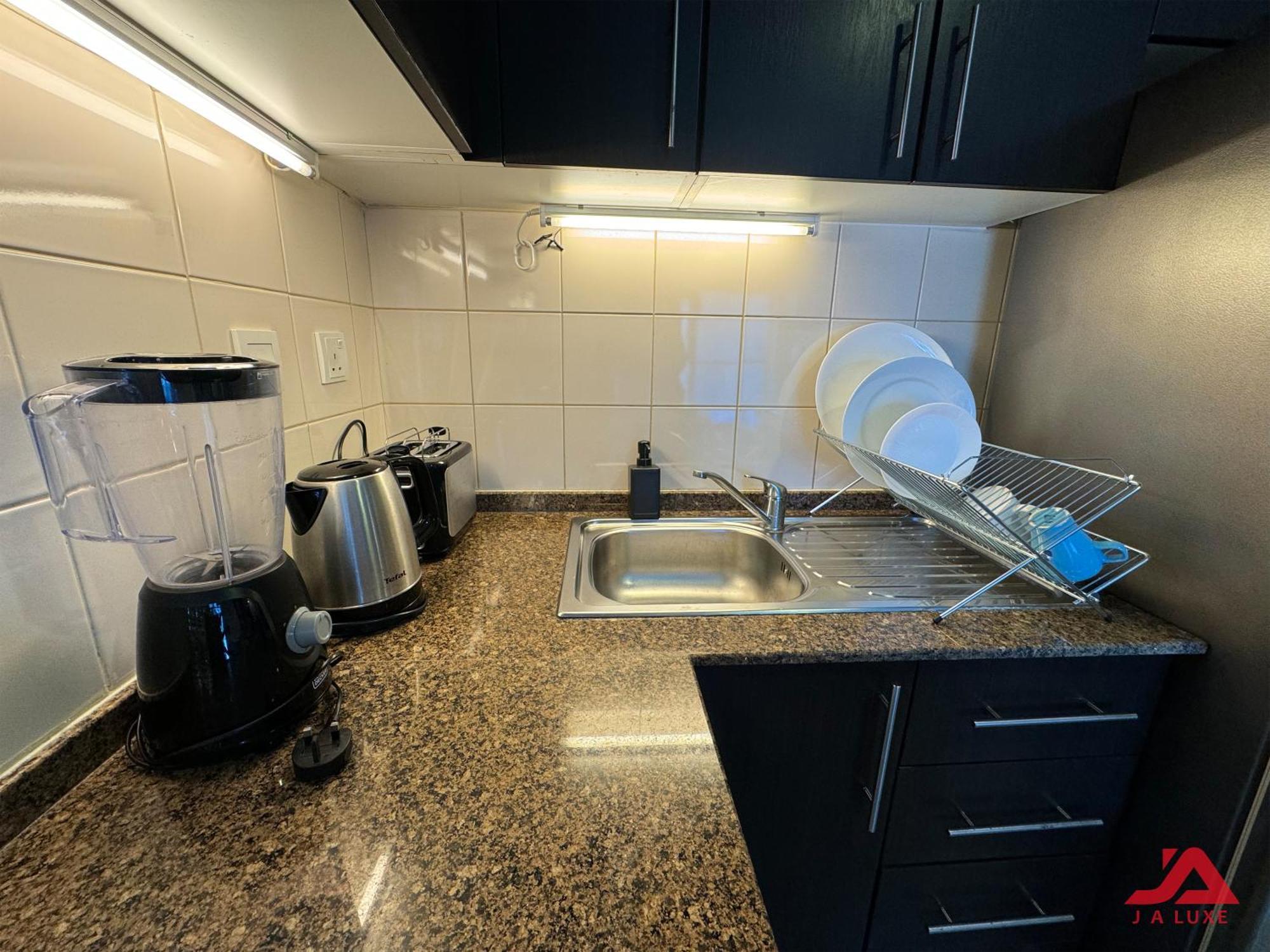 Cozy Marina & Sea View Apt In Bay Central Tower Dubai Marina With Modern Gym & Pool, Steps To Beach & Metro Exterior photo